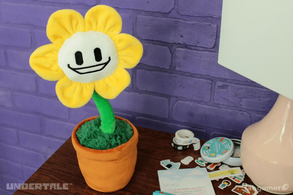 UNDERTALE』に登場する花のキャラクター「フラウィ」が踊るぬいぐるみ