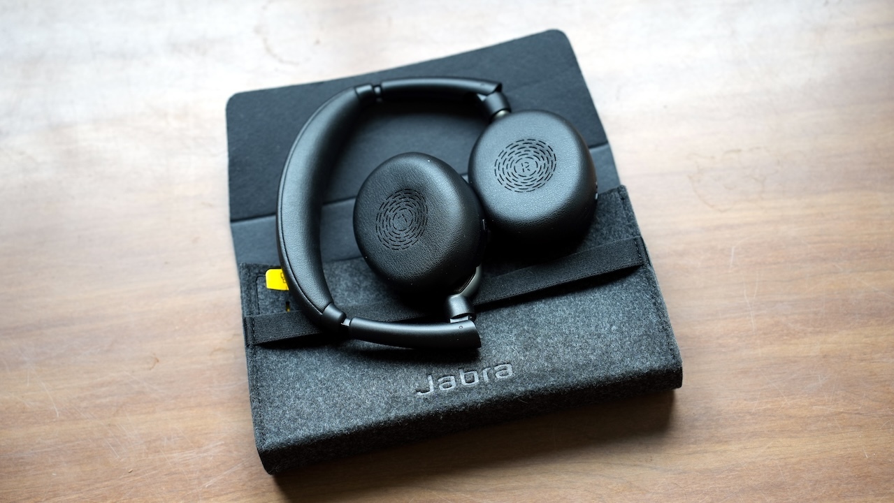 Jabra Evolve2 65 Flex - Review 2024 - PCMag Middle East