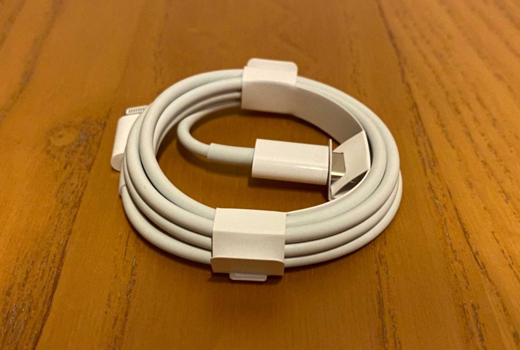 iPhone11 付属品】同梱される4つのアクセサリ「11 Proは急速充電に対応