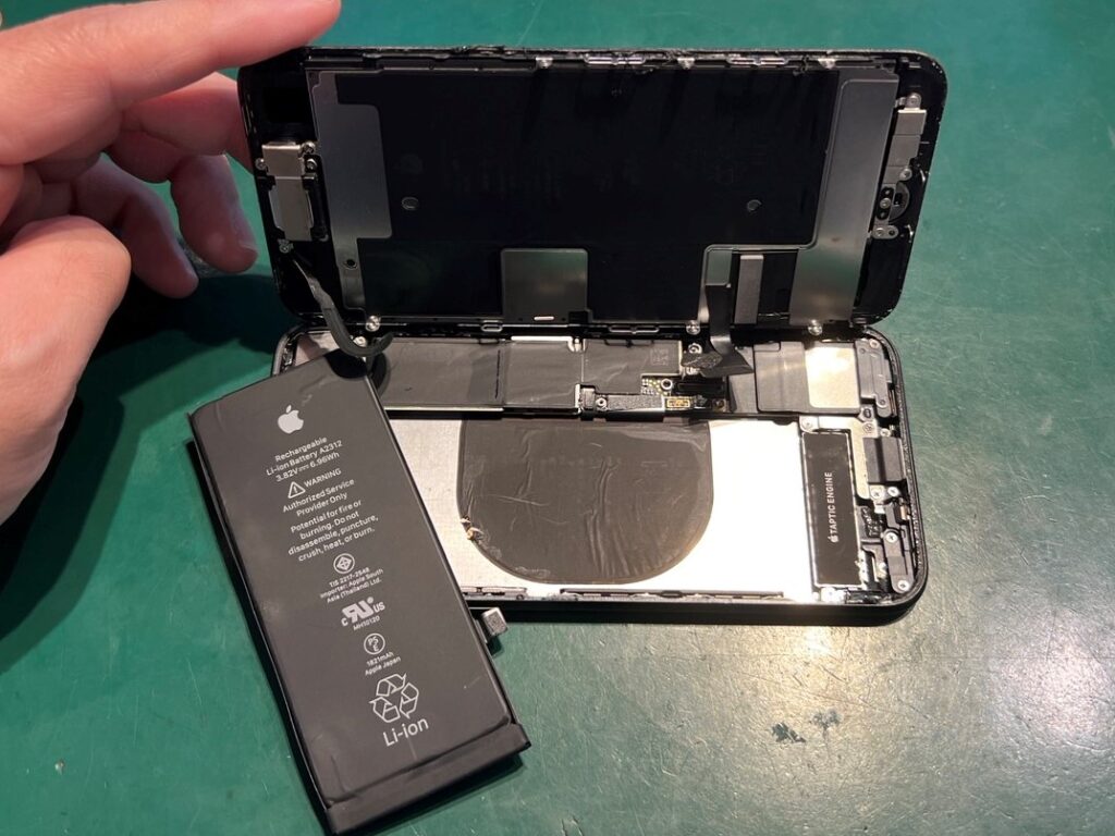 iPhone SE（第2世代）バッテリー交換 - スマホラボ 【総務省登録修理