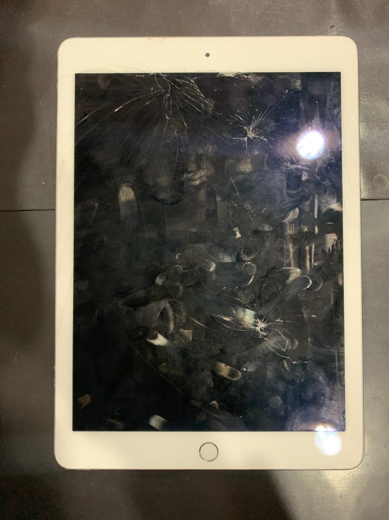 iPad Pro9.7インチ 画面割れ、スピード即時お返し | スマホスピタル