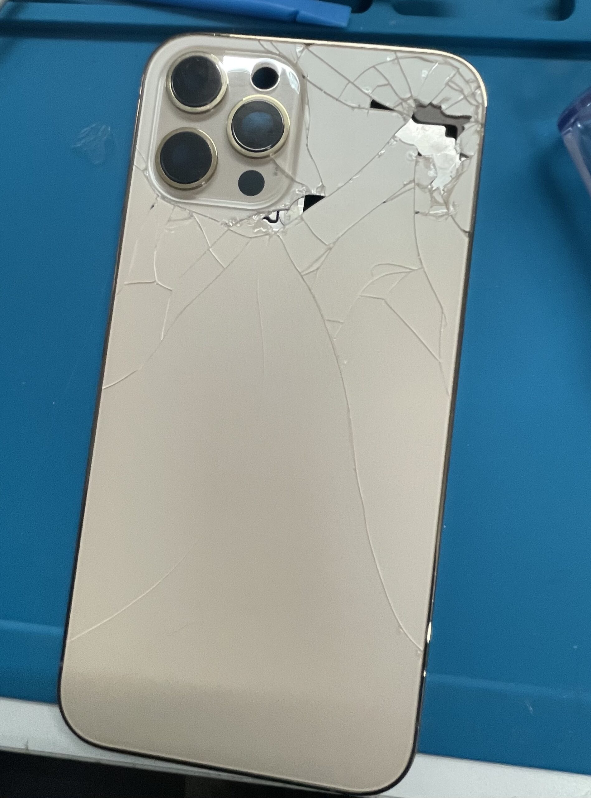 きた様 取り置き中 iPhone12 simフリー 背面割れ きた様 取り置き中