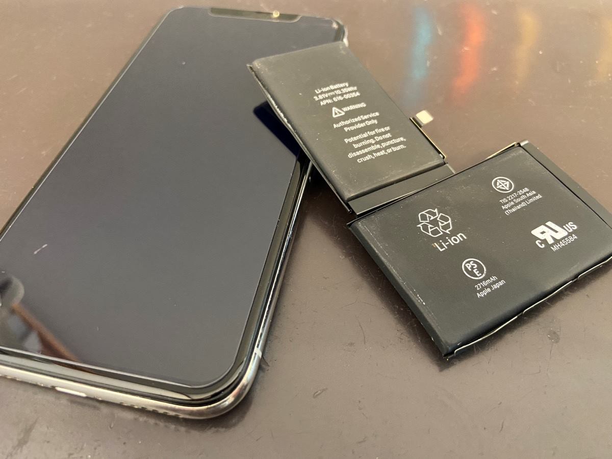 バッテリー膨張は突然起こります！【iPhoneバッテリー】 | お近くの
