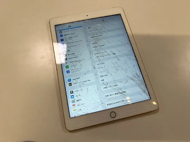 画面の割れたiPadも ガラス交換であっと言う間に元通り！｜スマート