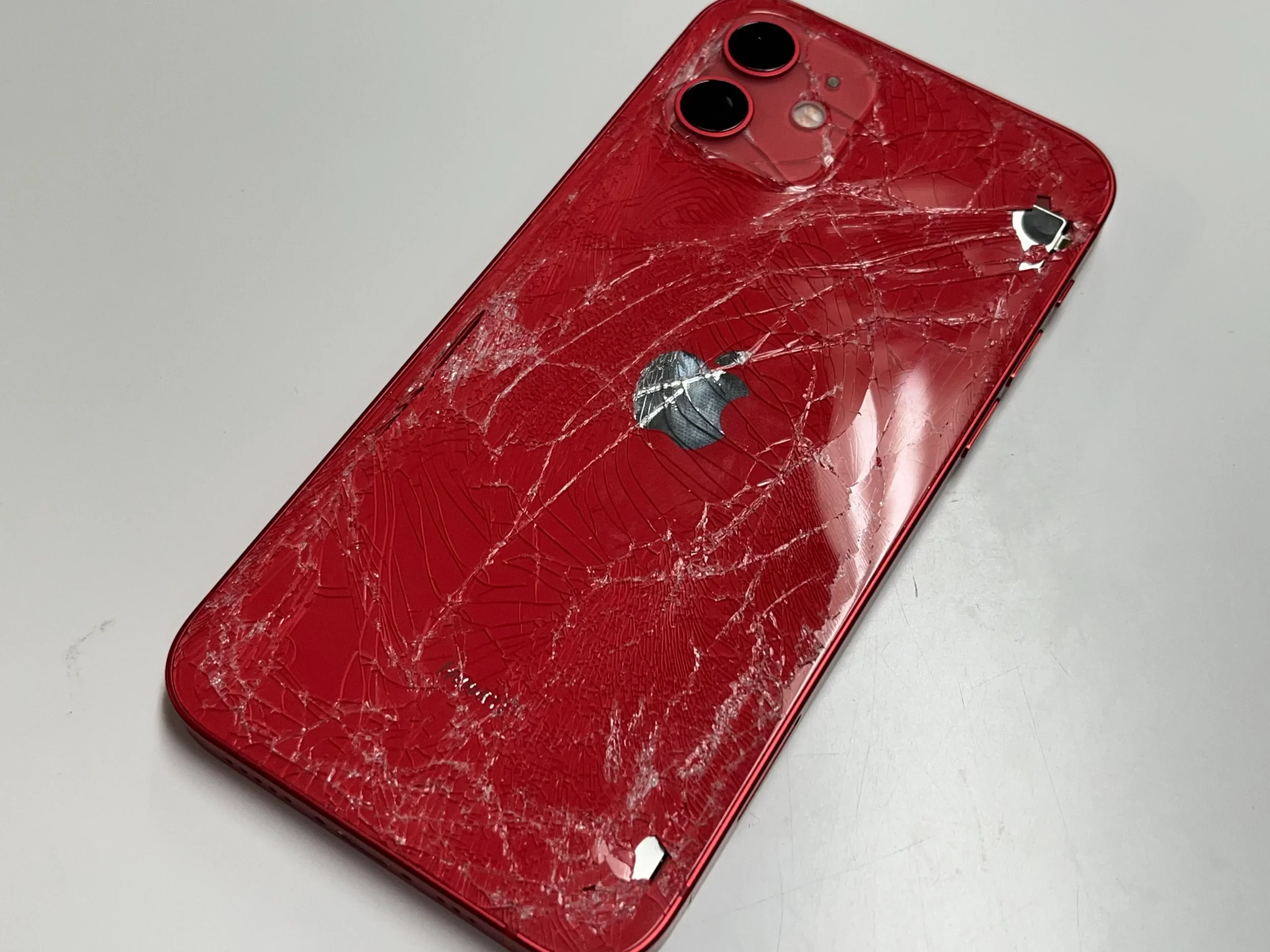 背面割れ | お近くのiPhone修理センター・モバイル端末修理関連なら