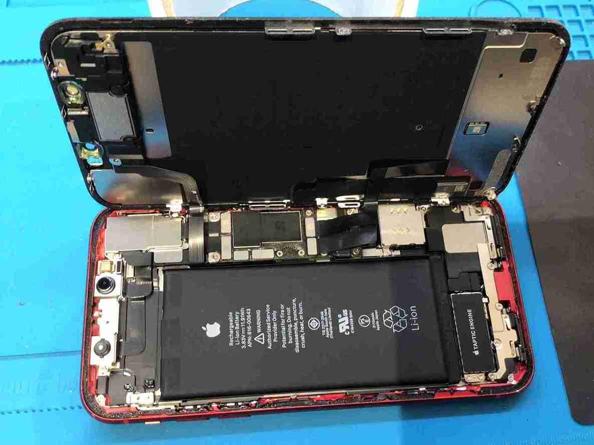 iPhoneのタッチ操作ができない！？ 画面割れなしでも修理が必要な理由