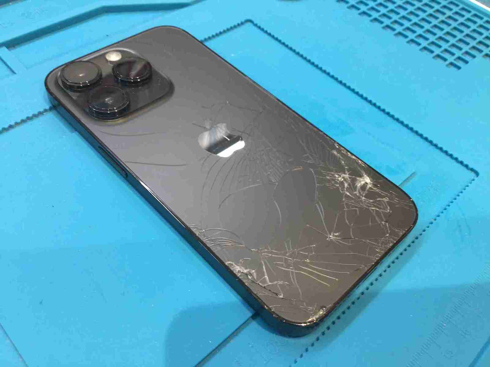 iPhone 背面ガラス修理 | お近くのiPhone修理センター・モバイル端末