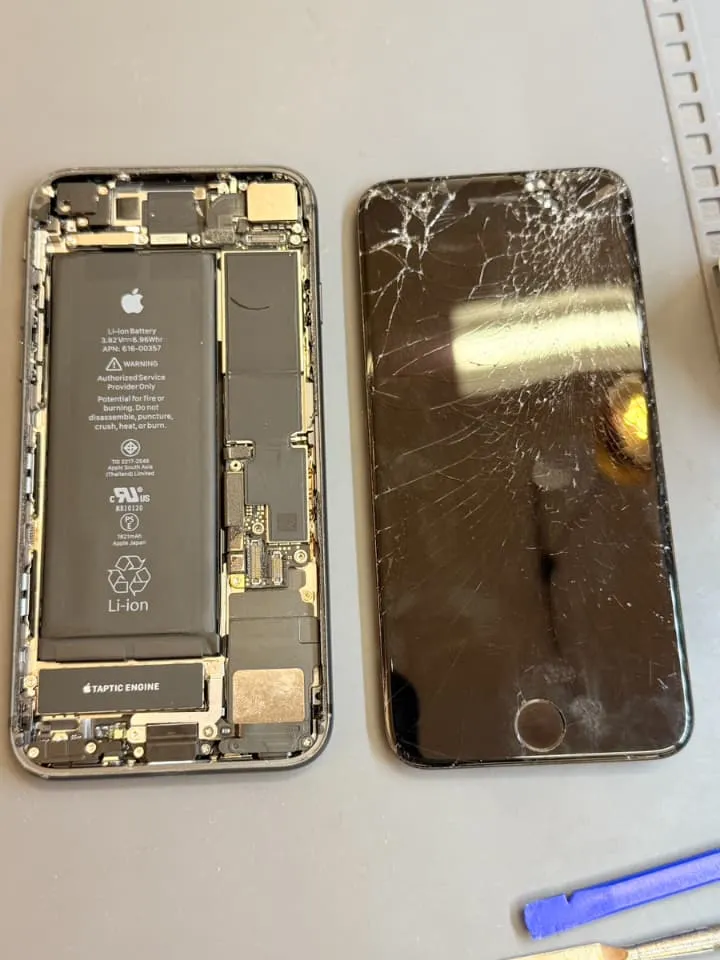 スマートクリア】iPhone8画面割れ即日修理対応！！【イオン札幌栄町