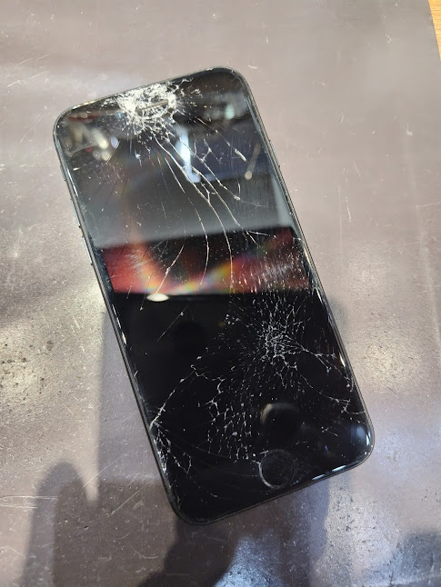 iPhoneの画面割れを防ぐには？ | iPhone修理・iPad修理 スマートクール