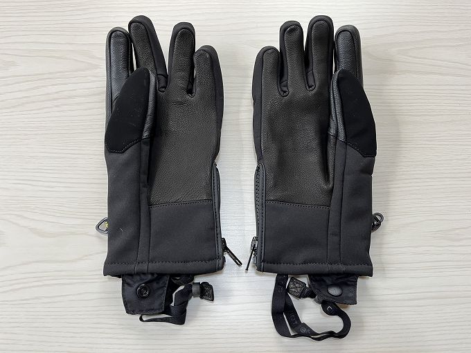 BURTONのAK TECH(テック)グローブをレビュー!使いやすさを重視した