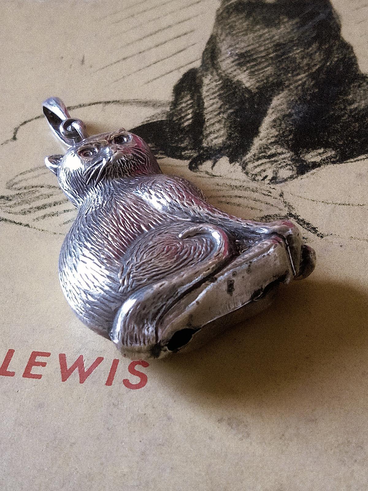 銀の猫 シルバー ホールマーク ペンダントトップにも from LONDON - SNAP