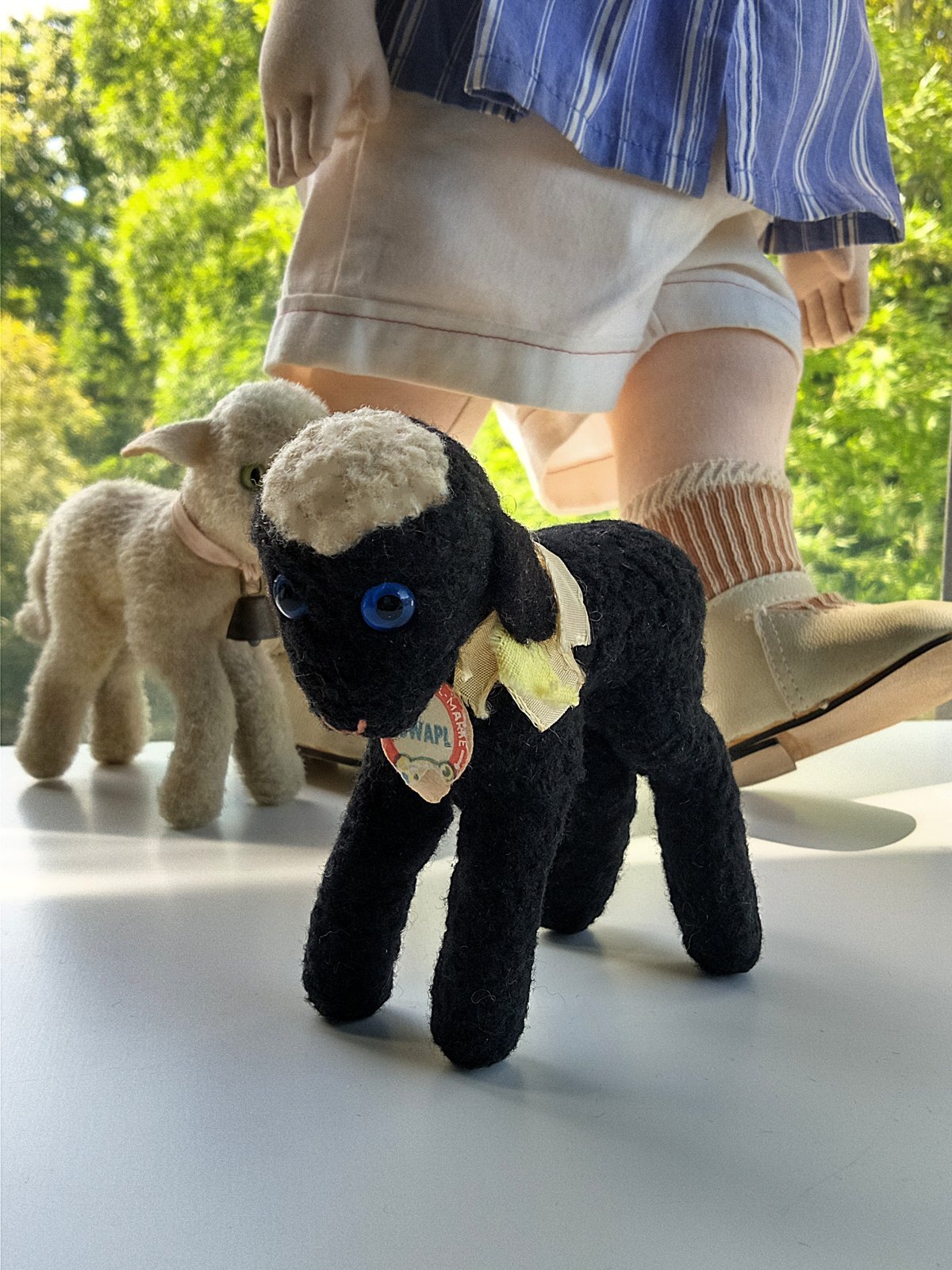 きっとあの子のお友達 1．青い瞳の黒羊 シュタイフ SWAPL ALL ID's - SNAP