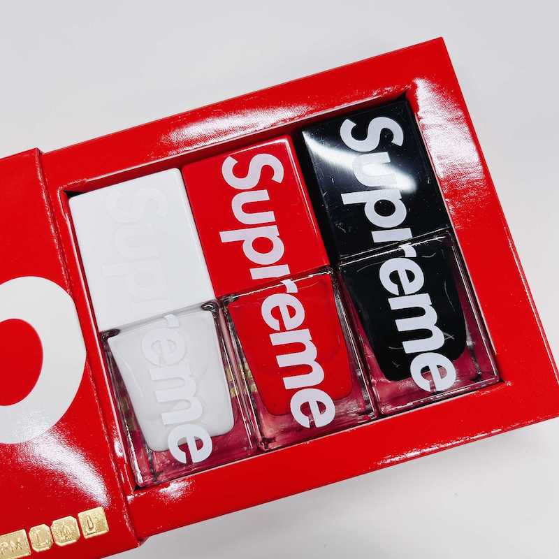 Supremeとパット・マクグラスのコラボでブランド初のネイルポリッシュ