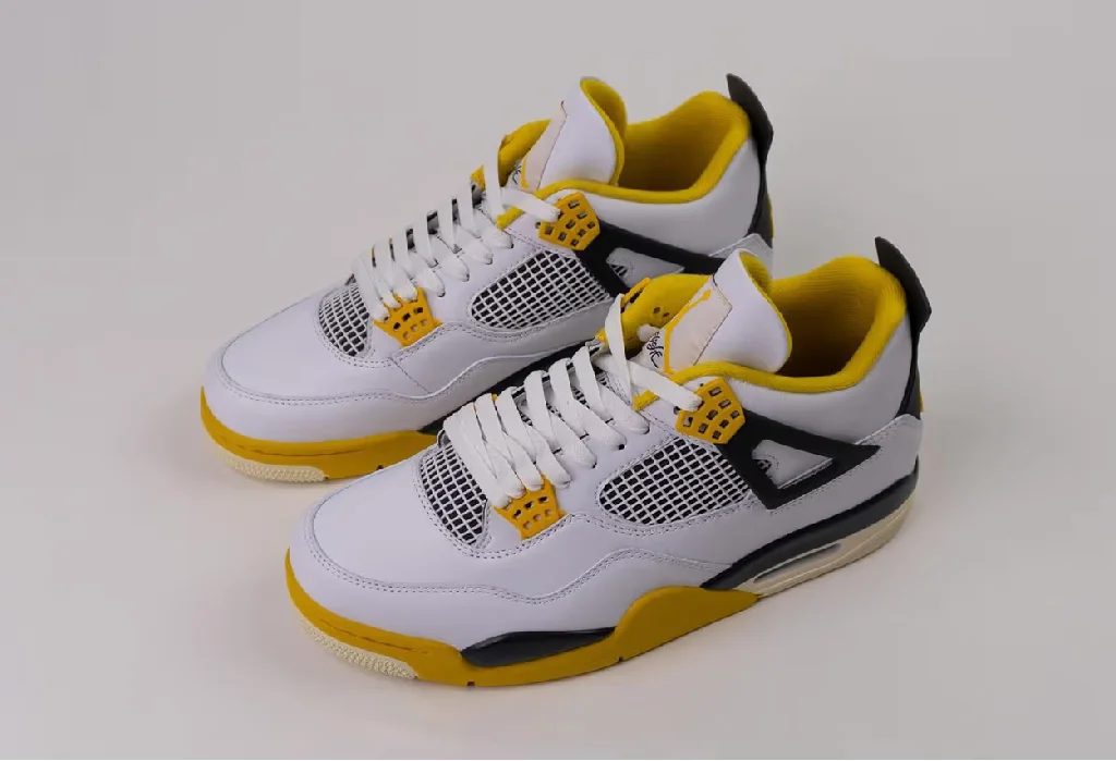 Nike WMNS Air Jordan 4 