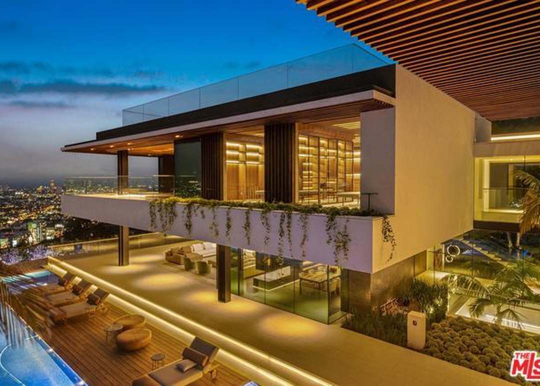 8408 Hillside Ave, West Hollywood, CA 90069 | Redfin