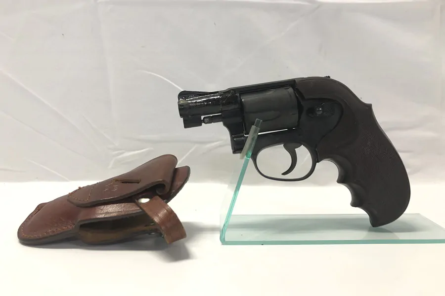 CMC S&W M36 チーフスペシャル ABS モデルガン 革製ホルスター付属