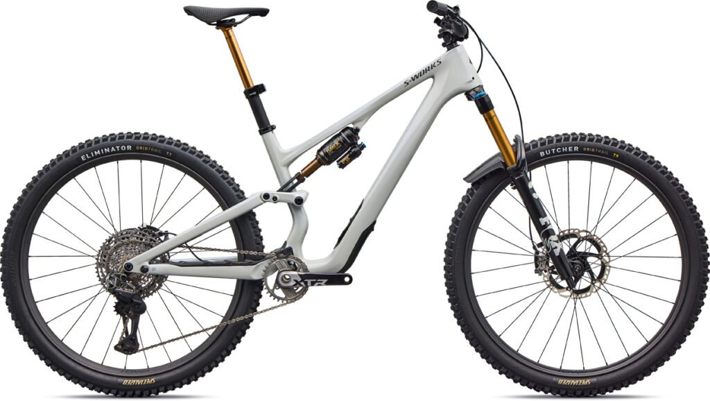 新しいSTUMPJUMPER、新色のバイク、エキップメントが登場