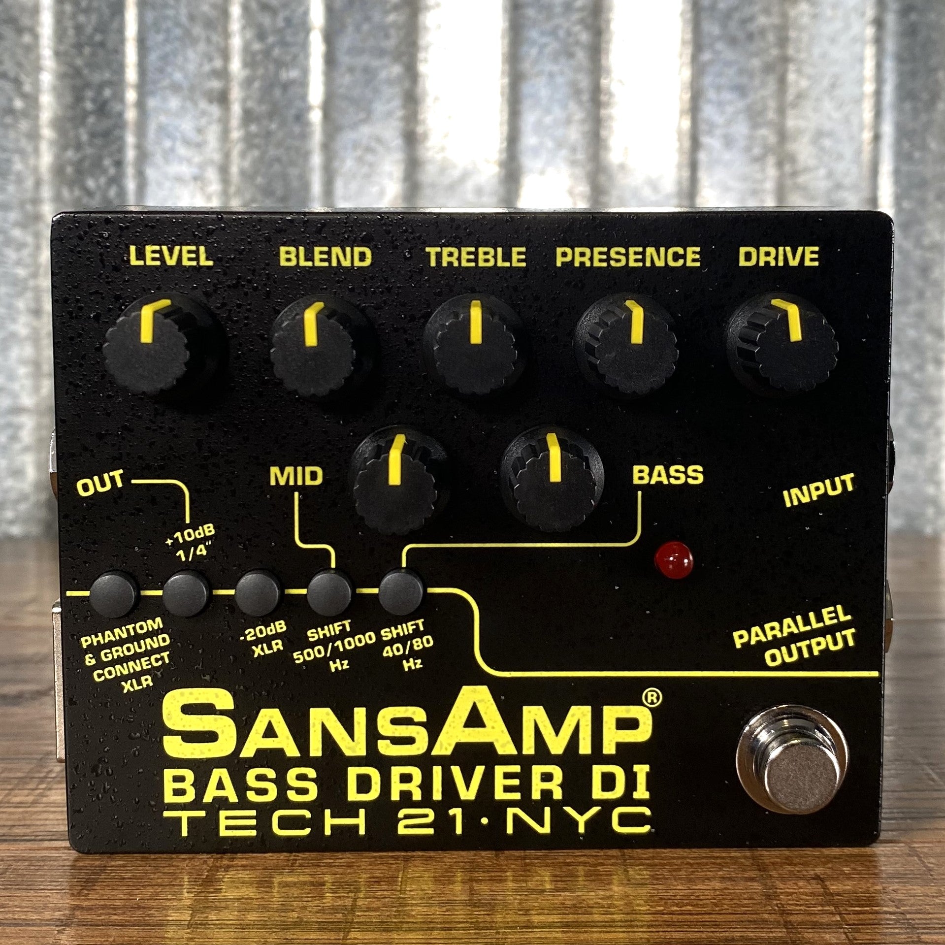 Tech 21 NYC SansAmp Bass Driver DI v2 Bass Preamp Effect Pedal