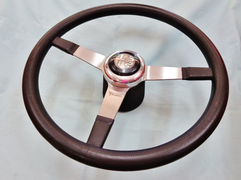 Ferreroウッド ステアリング希少？