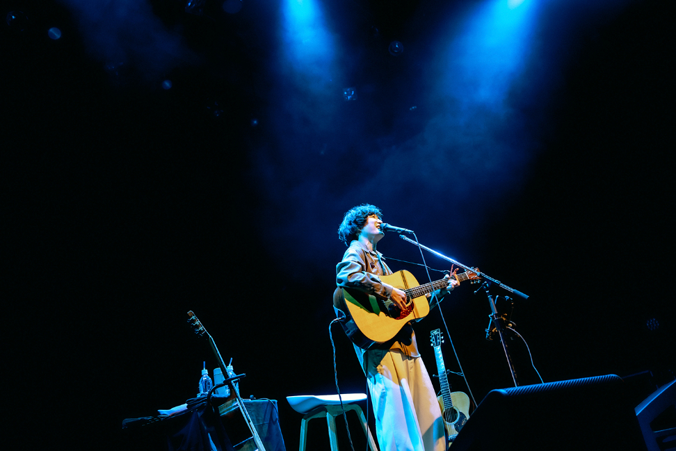 石崎ひゅーい、全国14公演のライブツアーがスタート ニューアルバムを