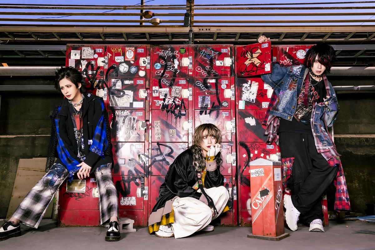 シーンの常識を上書きするヴィジュアルロックバンド”nurié、新宿BLAZE