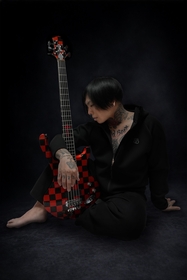 岡村和義（岡村靖幸×斉藤和義）、5ヶ月連続リリース第4弾「サメと人魚