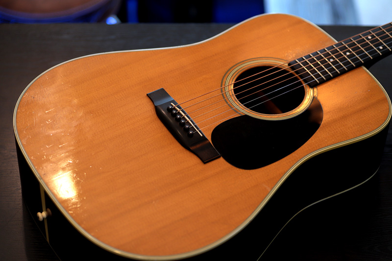 Martin D-28 1970's - ネック裏再塗装、ブレーシング修正