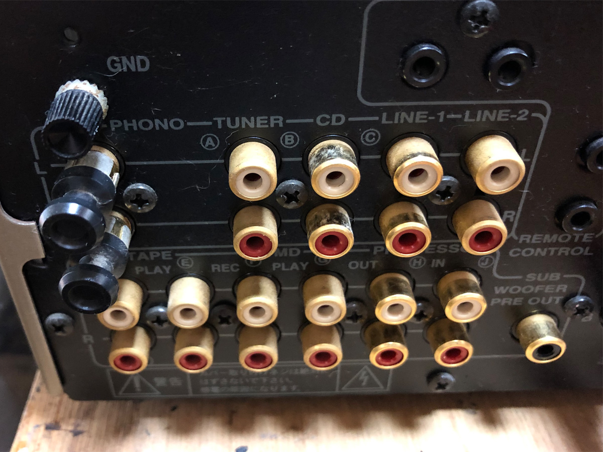 ONKYO A-922M LTD、金メッキ入出力端子の研磨 | イイ音聞いてる？