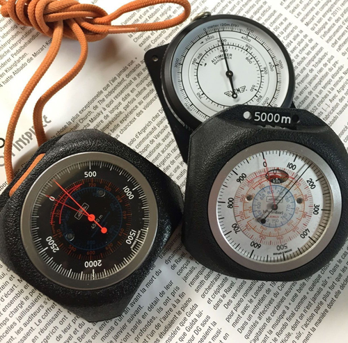 高度計 ALTIMETER