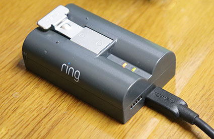 Amazonの監視カメラ「Ring Stick Up Cam Battery（リング スティック