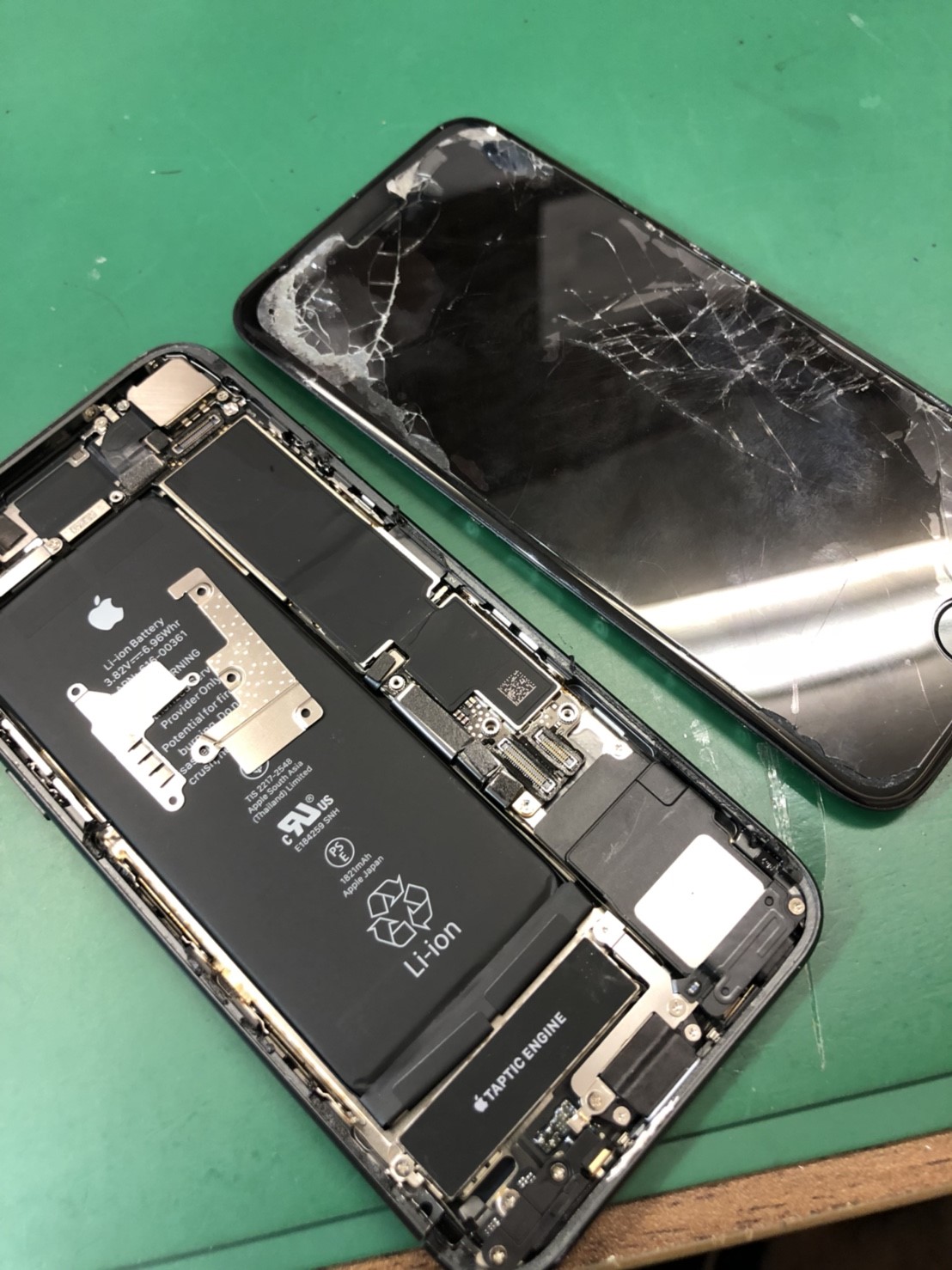 iPhone （アイフォン）8プラス画面割れ ガラス割れ 液晶割れ修理 千葉