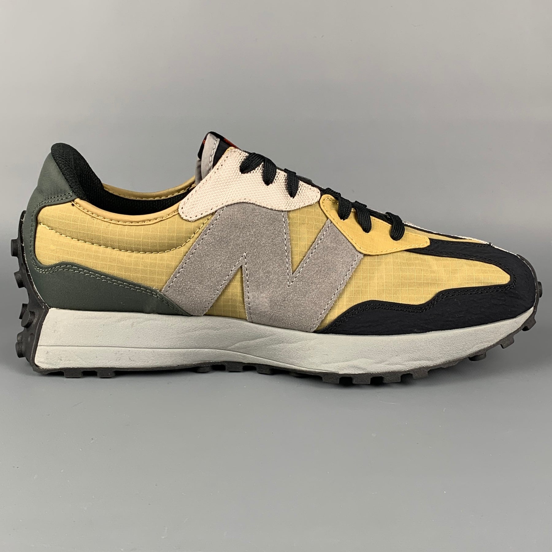 NEW BALANCE 327 Size 10.5 Black Orange Olive Color Block Nylon