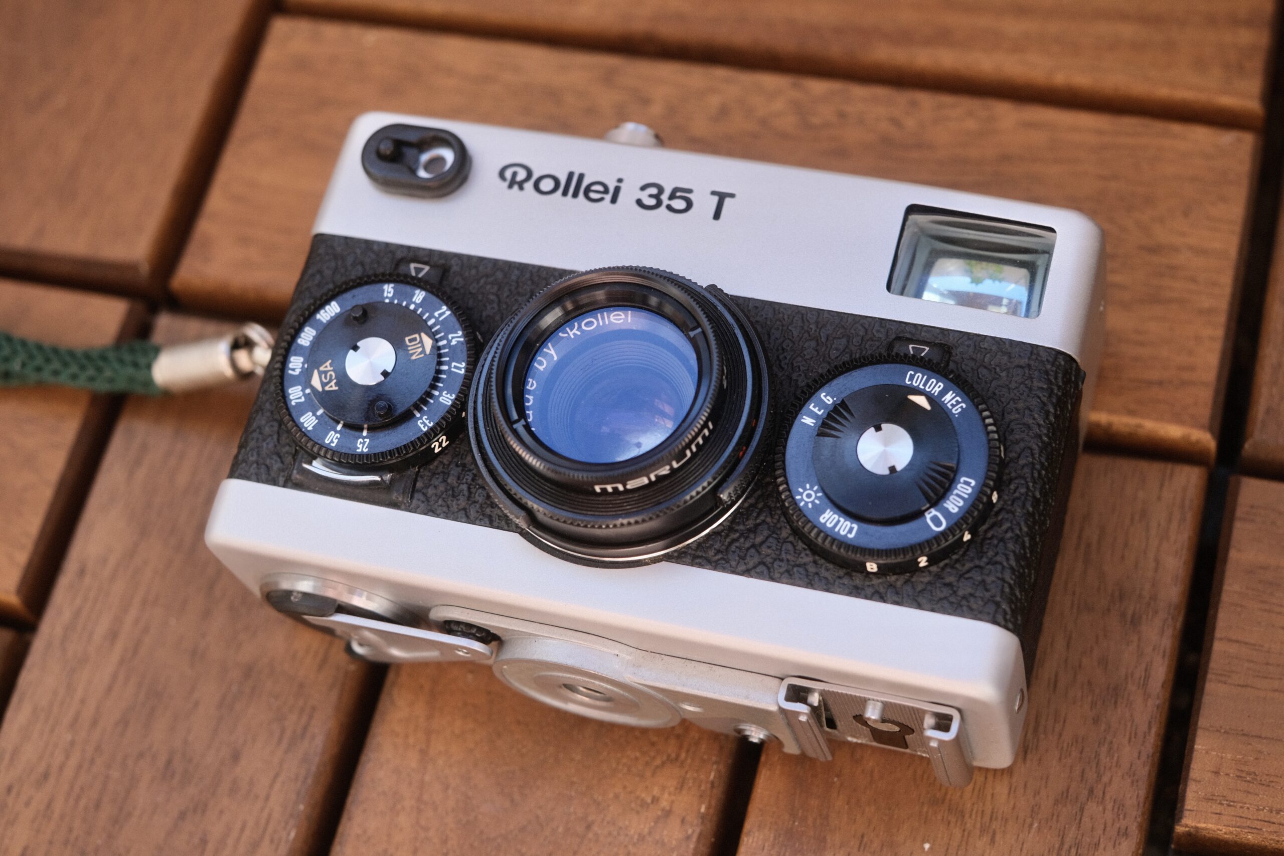 ☆新品級☆ Rollei 35 シルバー☆カビ・クモリなし！露出計作動！完動