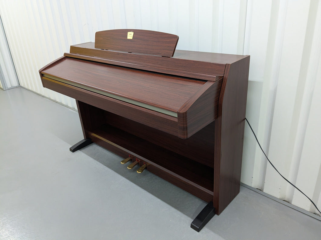 Yamaha Clavinova CLP-230 Digital Piano in mahogany finish stock nr
