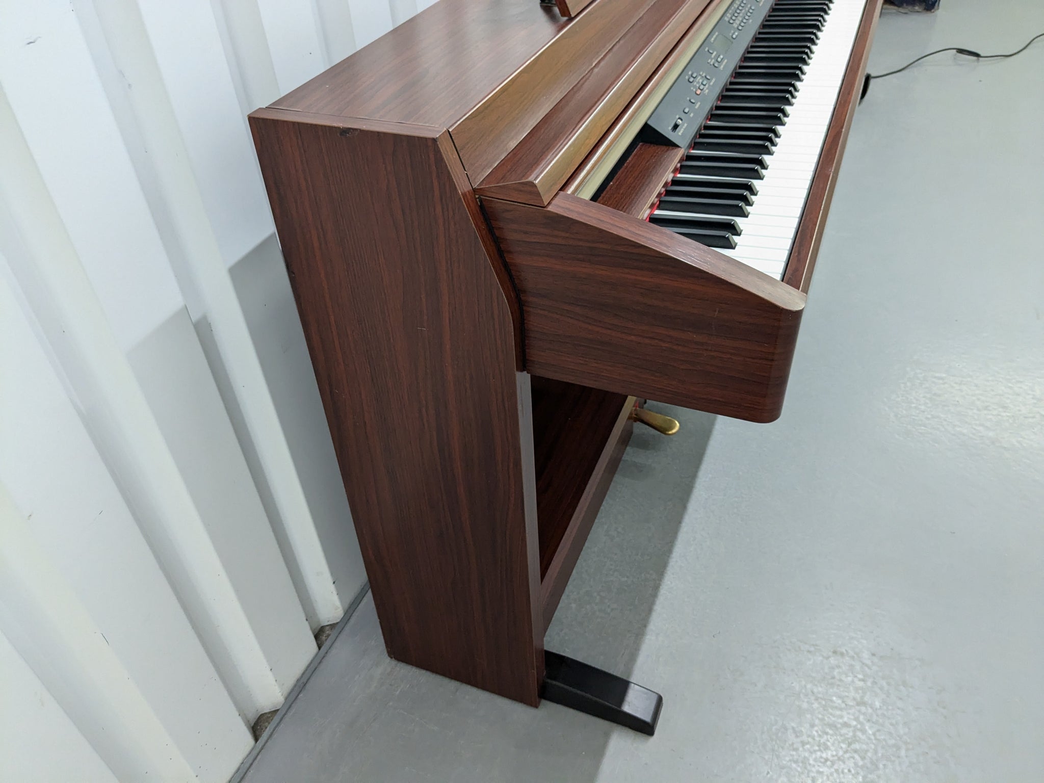 Yamaha Clavinova CLP-230 Digital Piano in mahogany finish stock nr