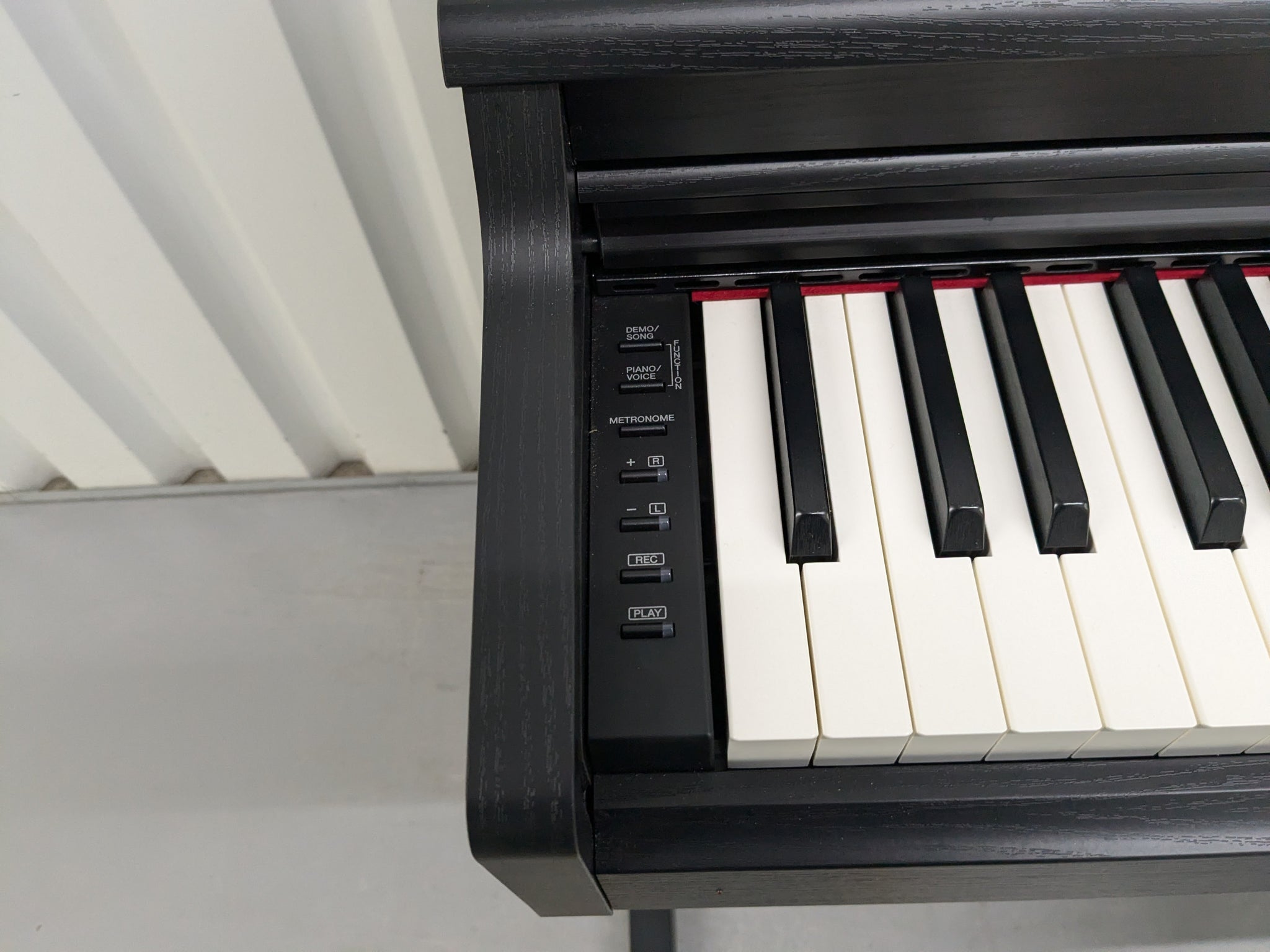 Yamaha Arius YDP-164 Digital Piano satin black, clavinova keyboard