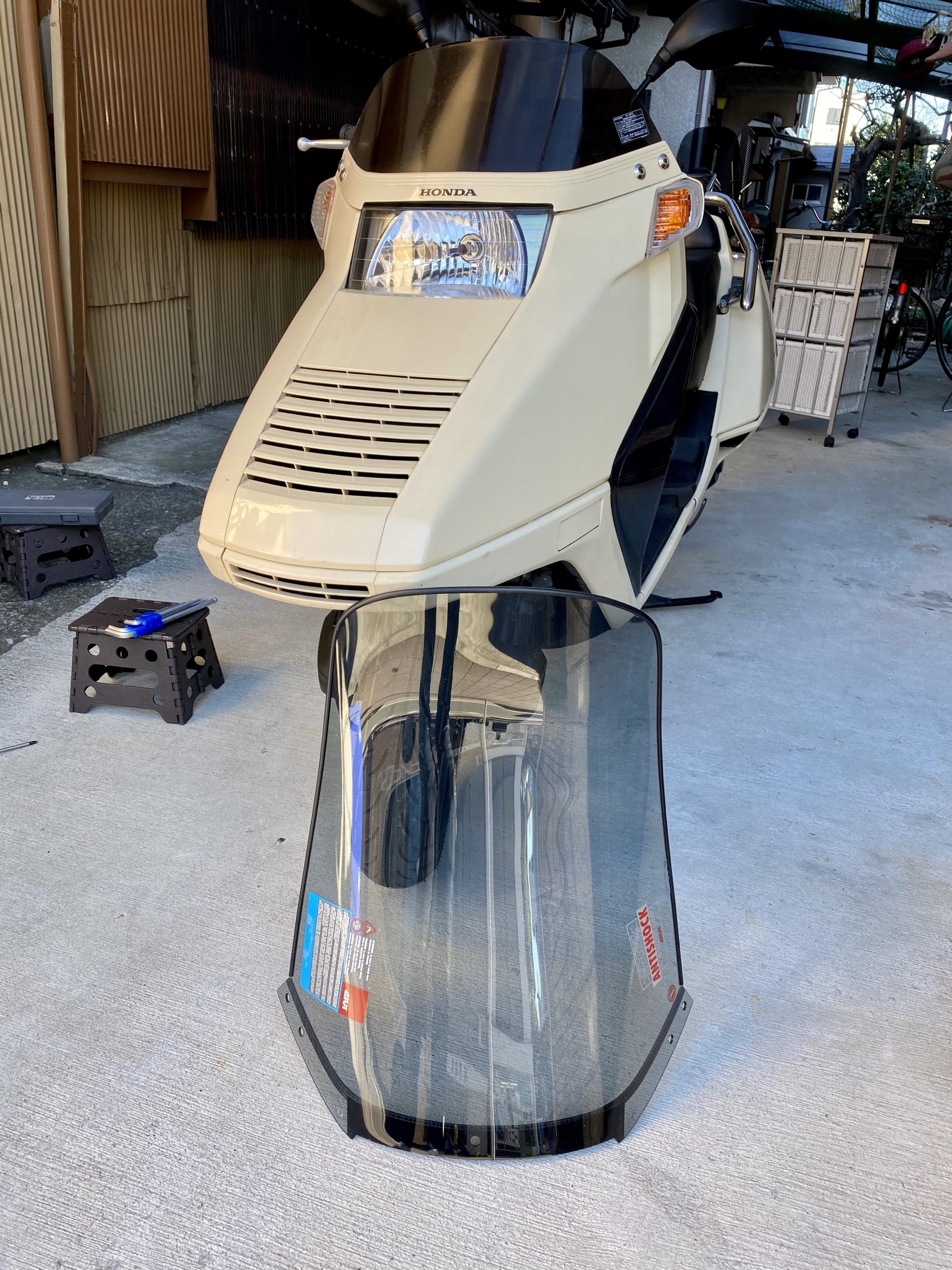 GIVIロングスクリーン セミスモーク D182S フュージョン エアロ