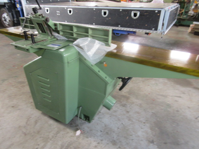 新着情報【桑原製作所の手押し鉋盤KP－300LDX型が入荷しました