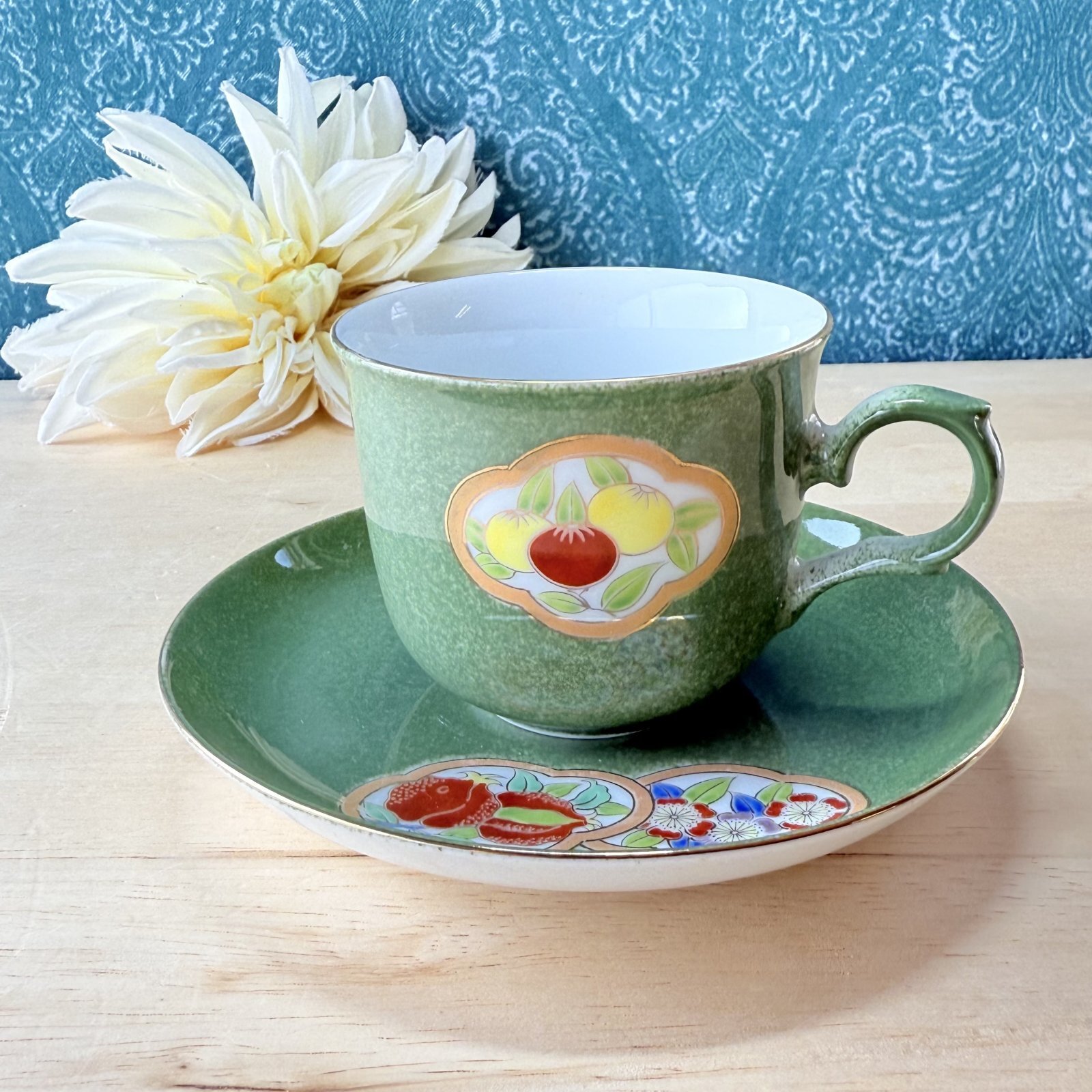 雅峯 灶師 丸幸中島 赤津 有田焼 緑 カップ＆ソーサー