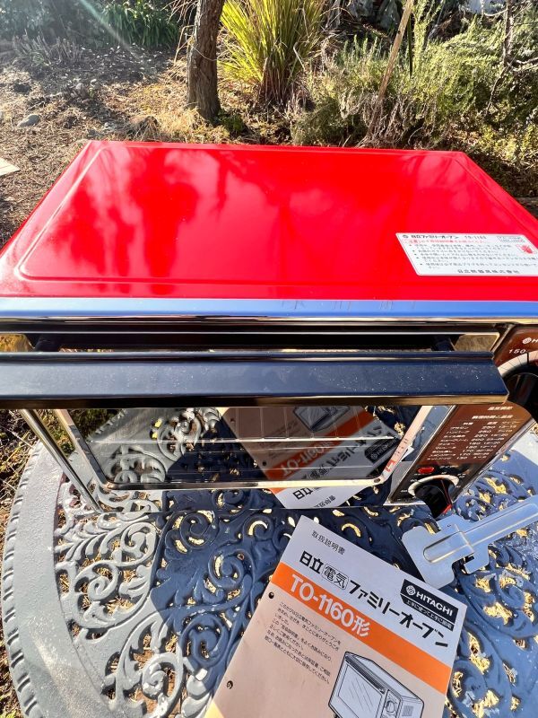 昭和レトロな真っ赤な日立電気ファミリーオーブンレンジ TO-1160形