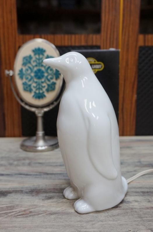 ときめきのパステルライト ペンギン型ライト 陶器 KG333