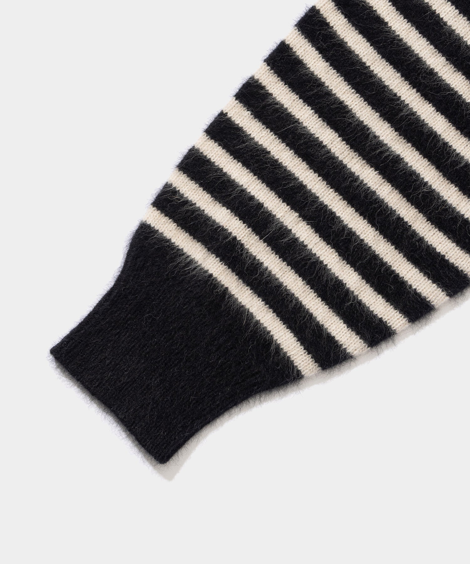 Fox Cashmere Crew Knit – V.A. TOKYO ONLINE STORE