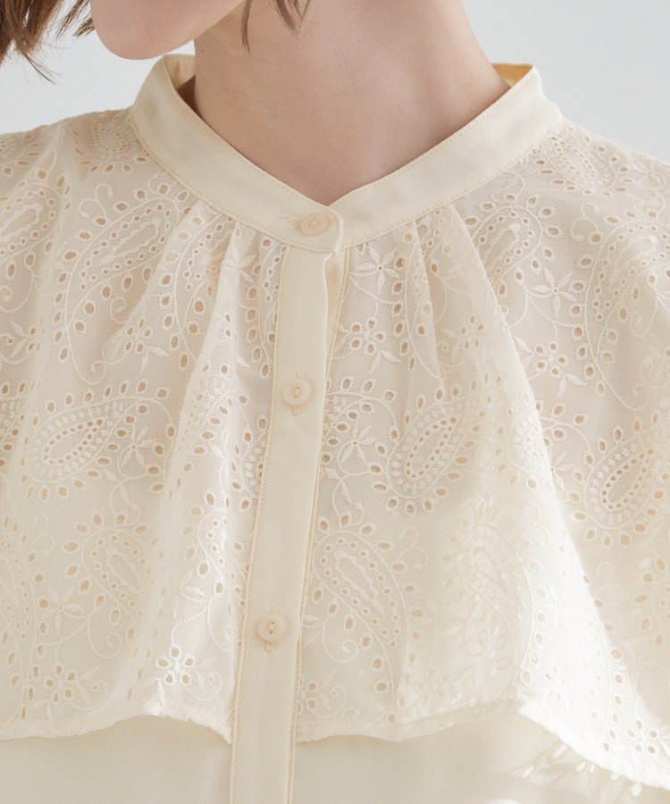 透け感と刺繍で魅せる ペイズリー刺繍ケープブラウス（シャツ