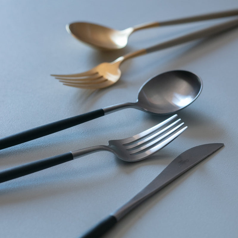 Cutipol(クチポール) ゴア ブラック×シルバー デザート+ティースプーン