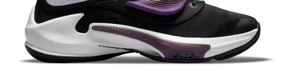 MVPに輝いたヤニスの新作バッシュ、ナイキ ズーム フリーク 3が装備