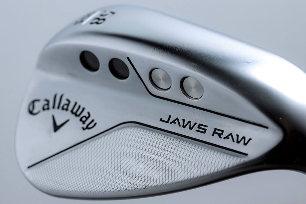キャロウェイ「JAWS RAW」ウェッジが登場！ノーメッキフェースと新溝が