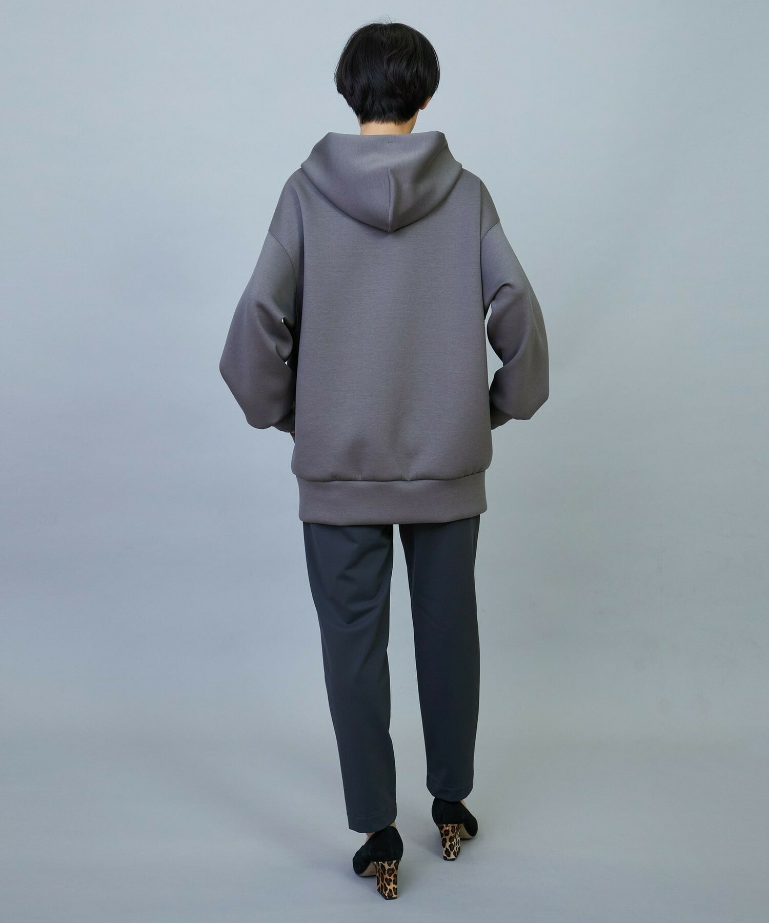 ソフトダンボールプルオーバーパーカー｜BIGI online store - ビギ