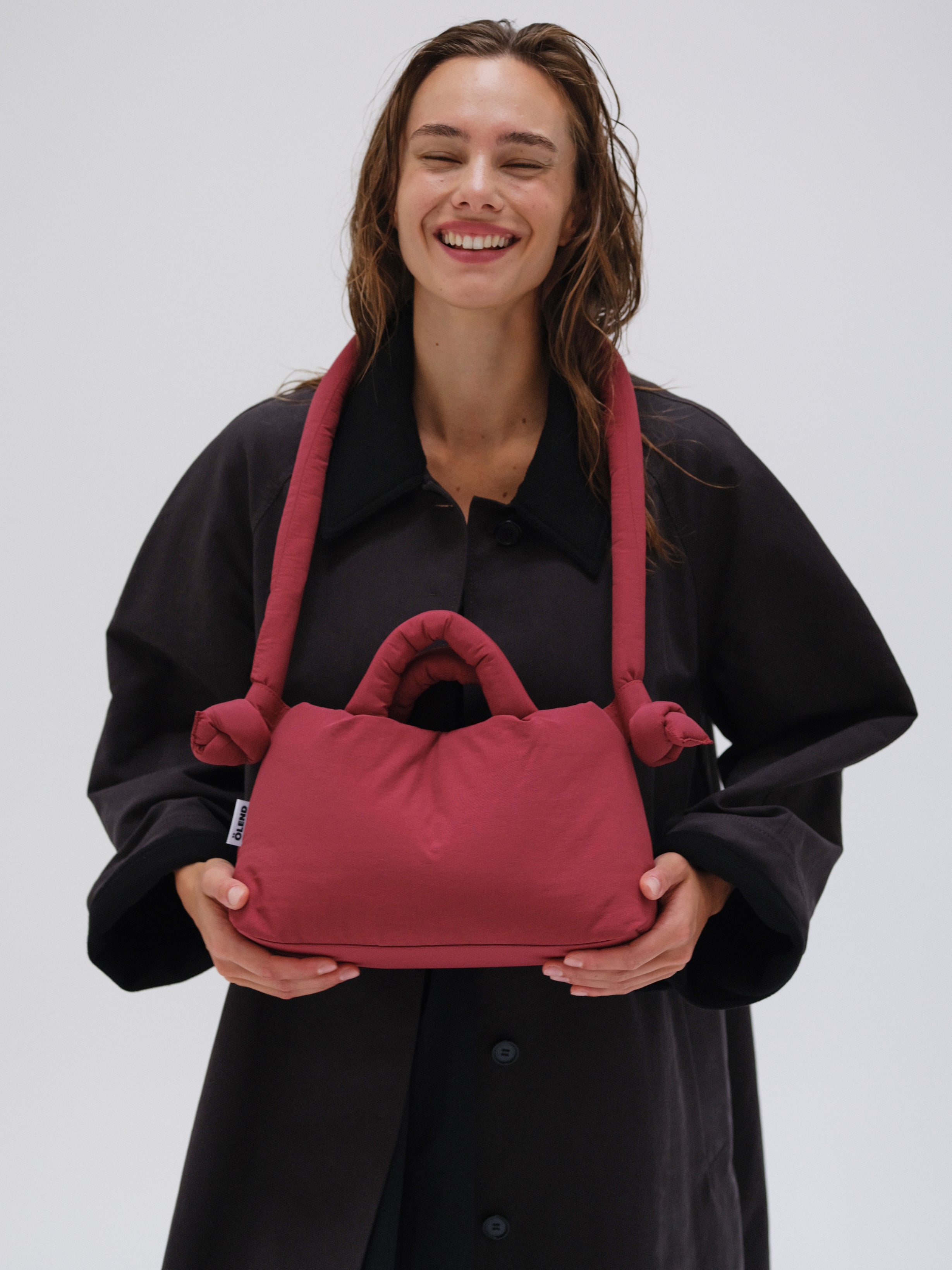 公式】ÖLEND オレンド MiniOna Vegan Leather Bag バッグ Black – CHELSEA