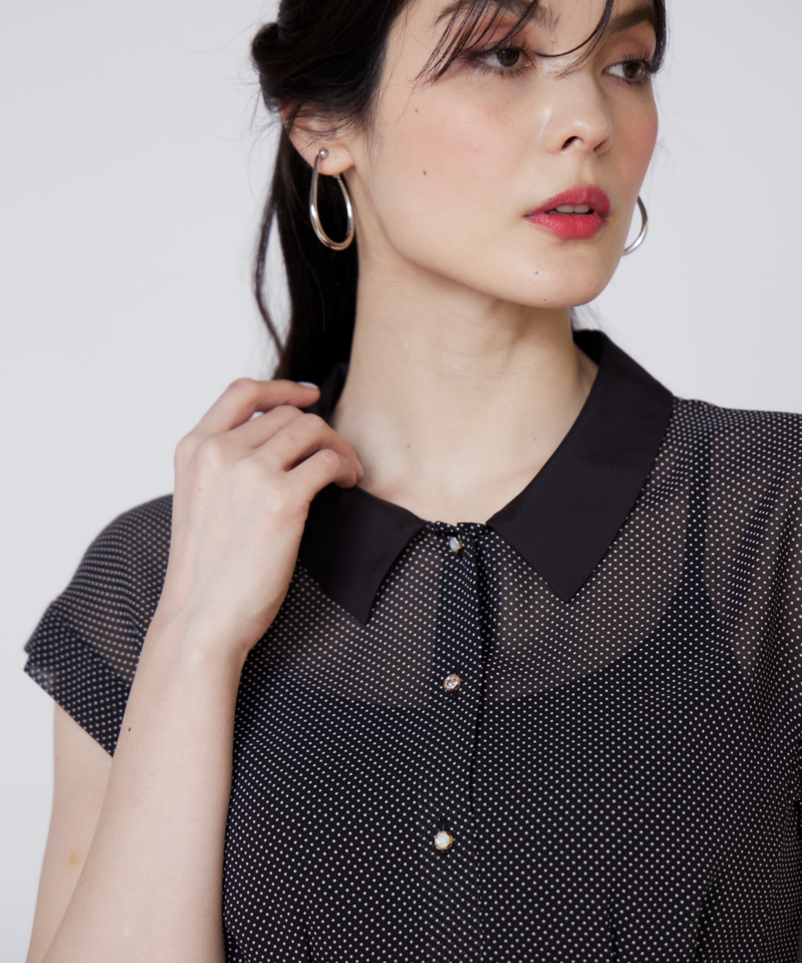 衿配色シアードットブラウス｜Maglie le cassetto（マーリエ ル