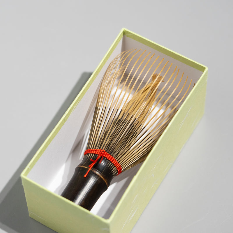 谷村丹後 / 茶筅 黒竹 真数穗 赤糸 – HULS GALLERY TOKYO | 現代工芸